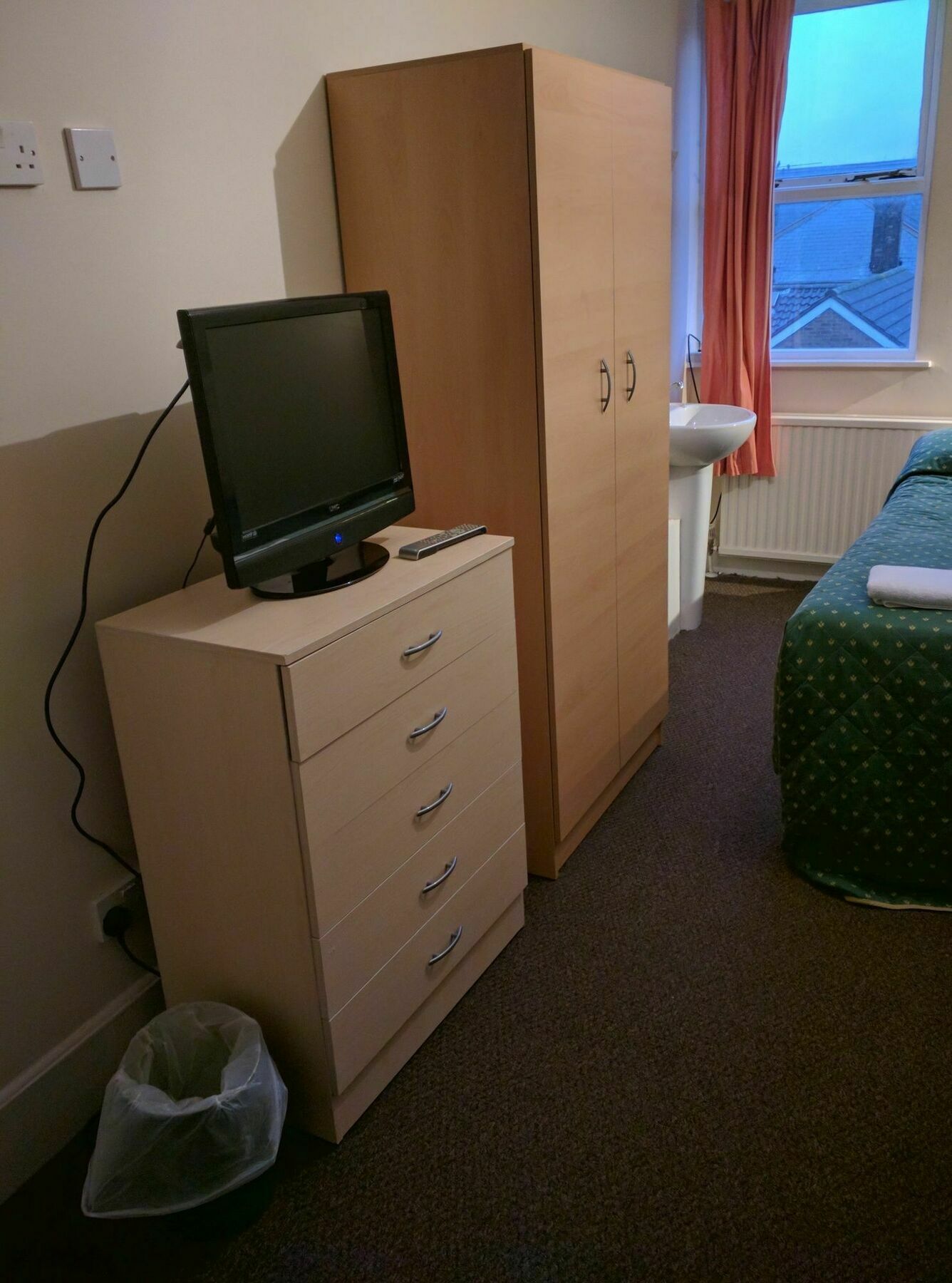 A To B Guest house 2*