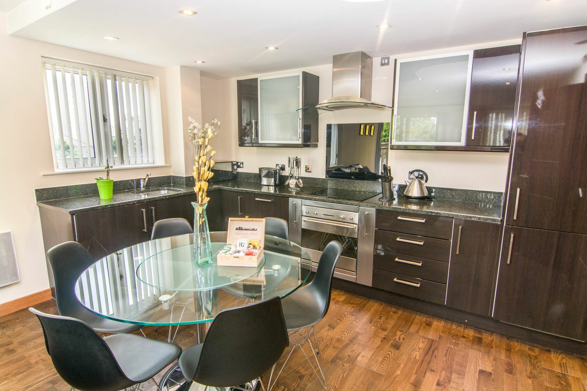 Wharf - Cuba Street Apartment