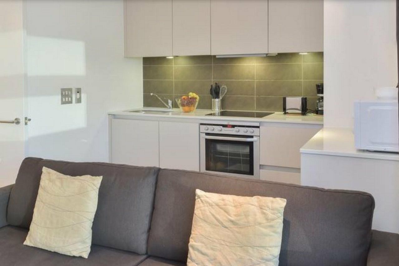 Apartment Beautiful 4-bedroom Flat In Bridge/borough! *