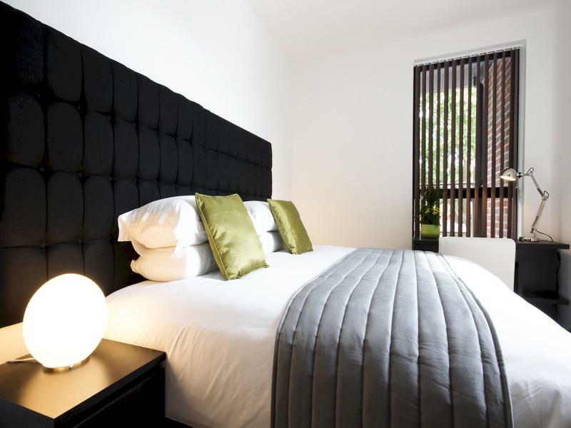Andora London