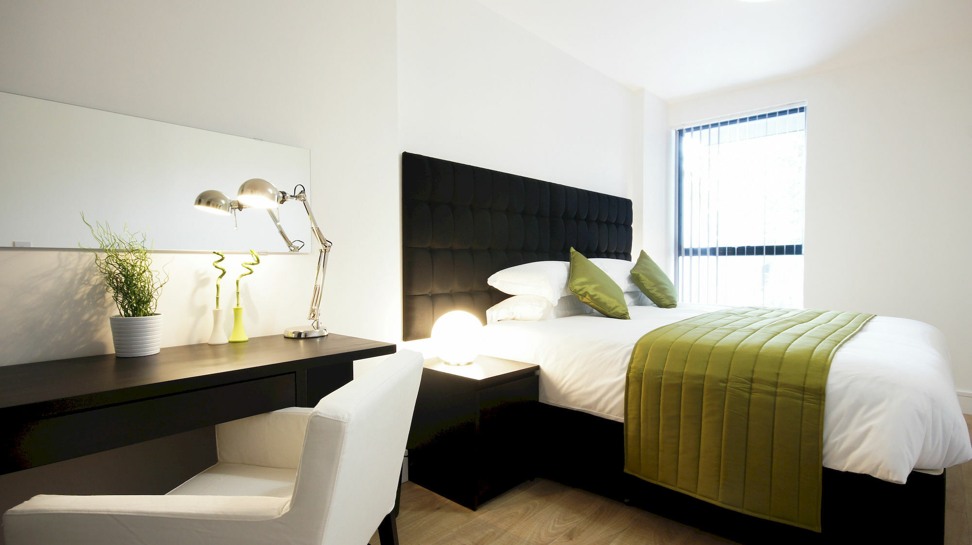 Andora London