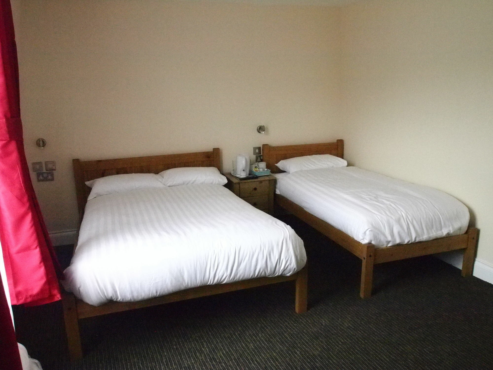 Earls Court Garden 2* London