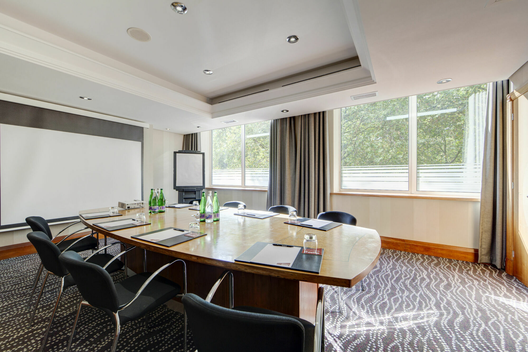Hotel Thistle Hyde Park Kensington Gardens 4*