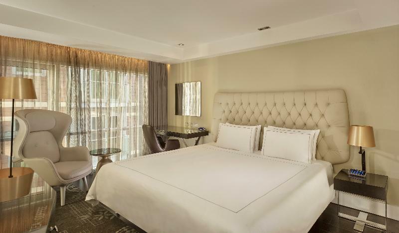 Plaza On The River 5* London