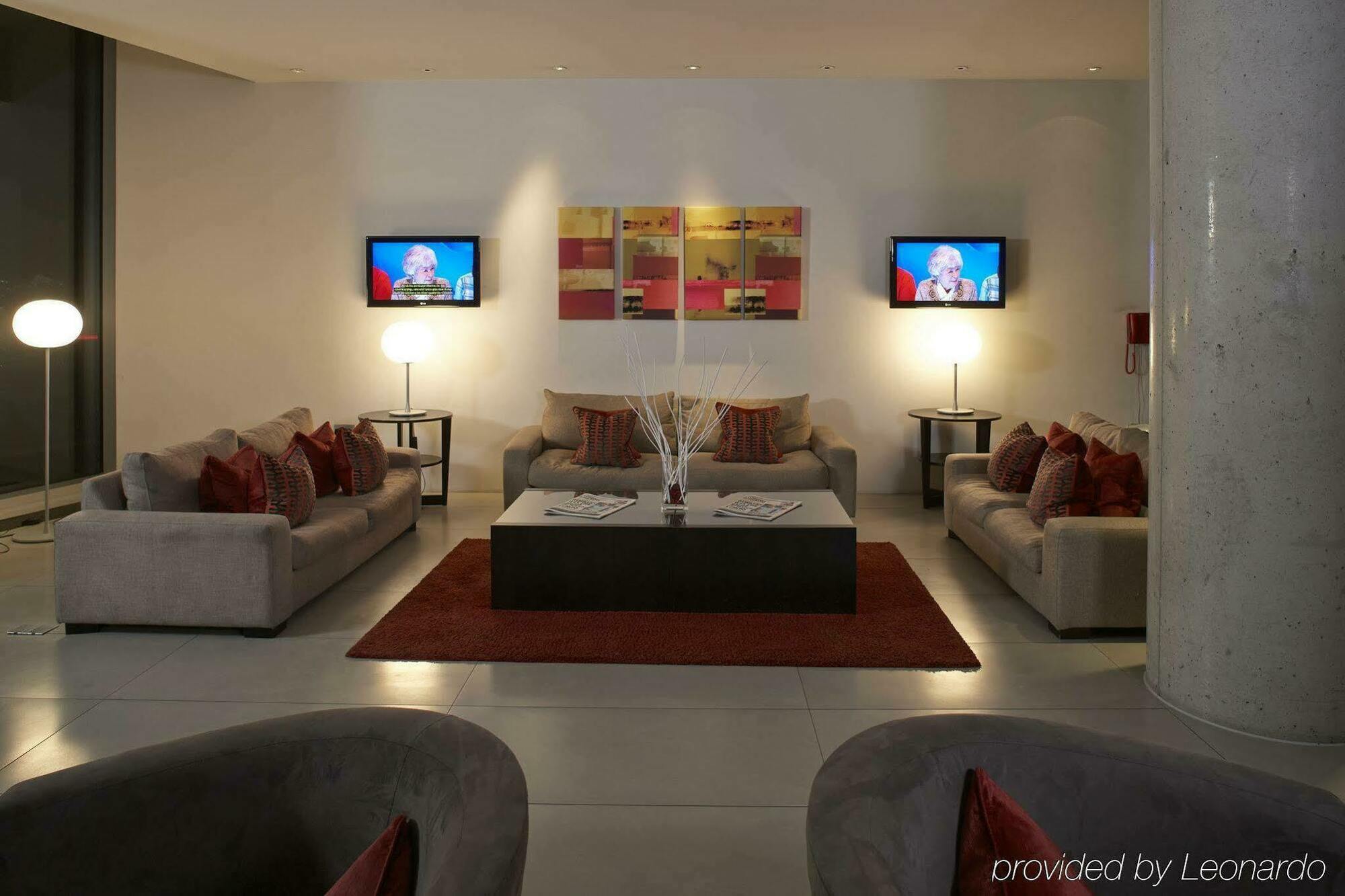 Hotel By Marriott Kensington