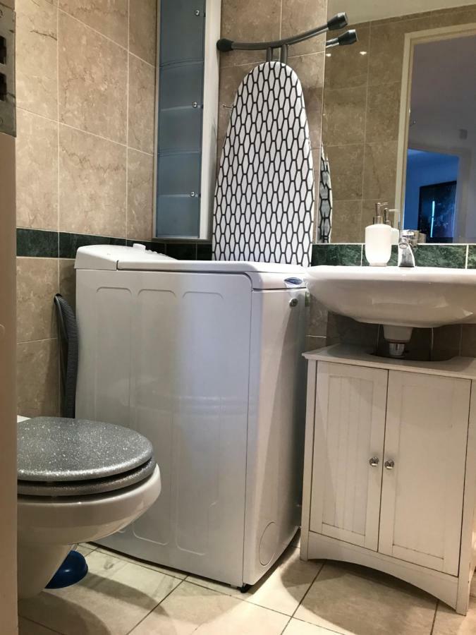 Apartment Regents Plaza London