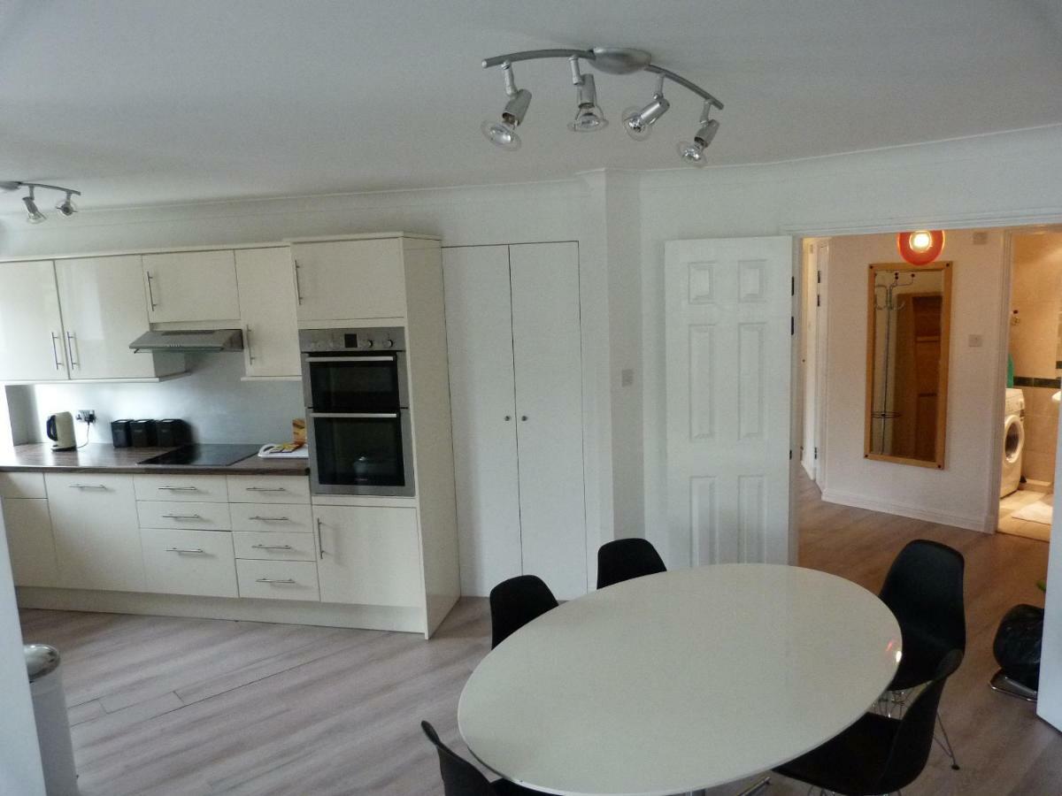 Apartment Regents Plaza London