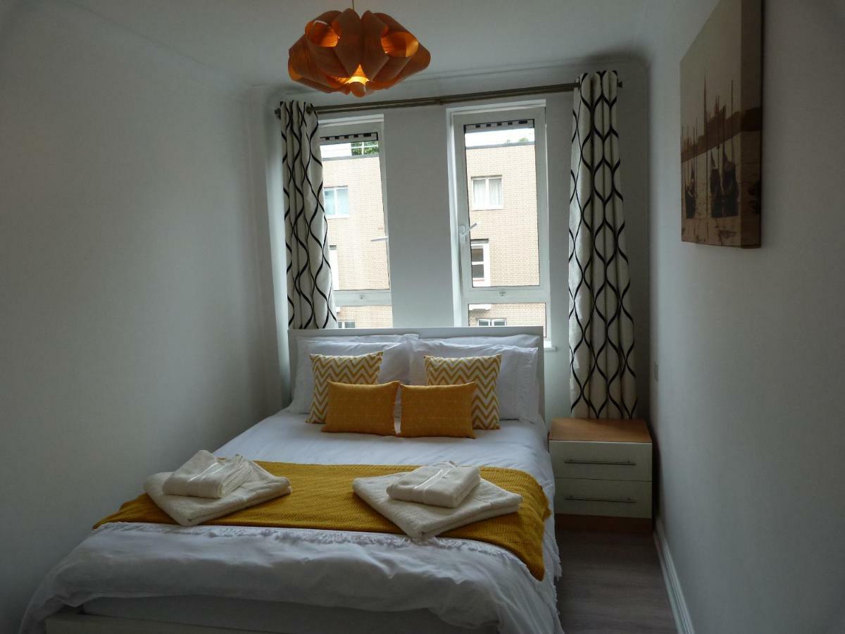 Regents Plaza Apartment *