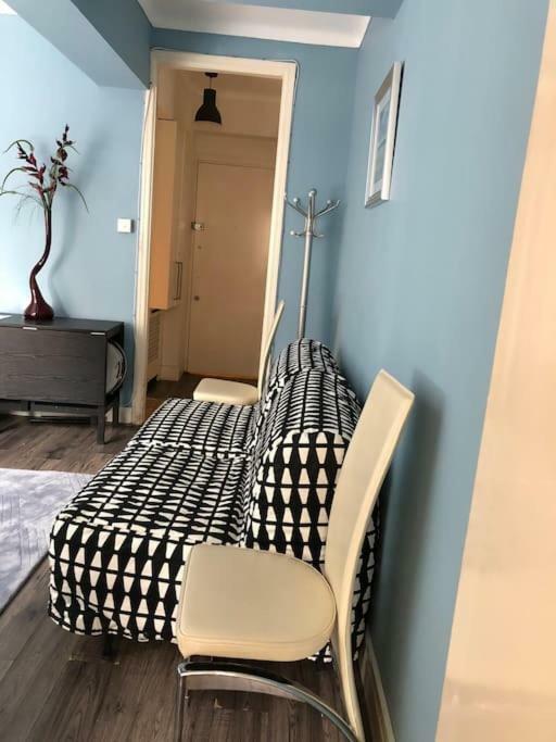 Central Forset Court Studio Apartment *