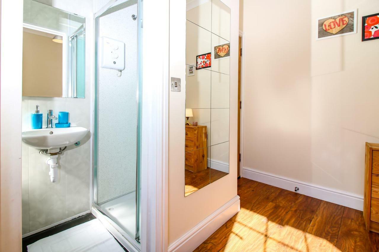 Affittacamere Private En-suite @ Liverpool Street, Brick Ln 3*