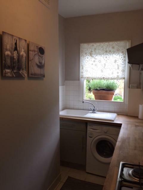 Perfect 2 Bedroom Flat Shepherds Bush W12 Lägenhet