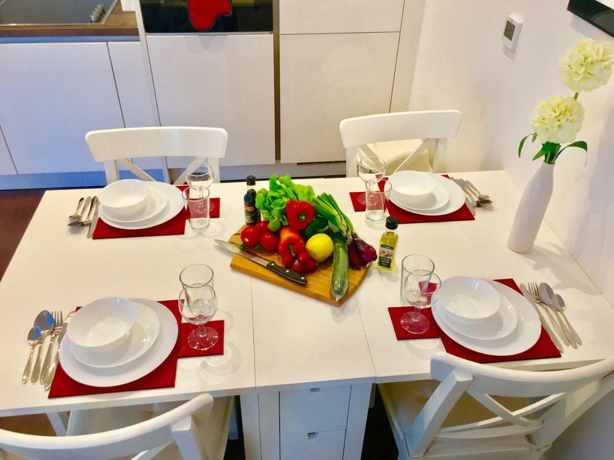 2-bedrooms Modern Next To Velodrome, Lounge, Balcony, Parking, Abba * London