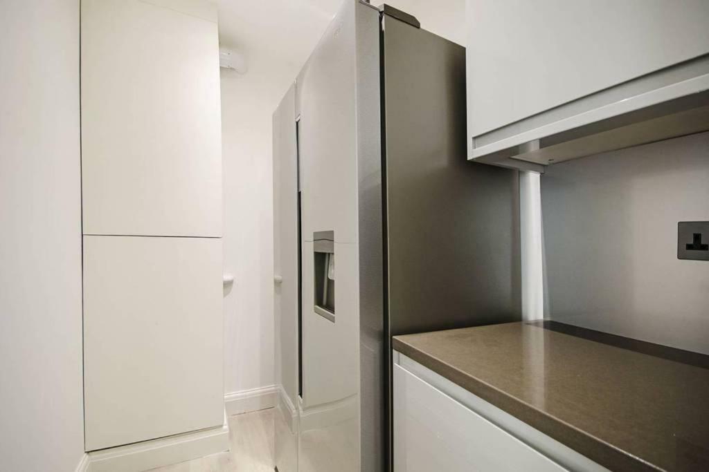 Bright Convenient Flat In Little Venice Apartment *