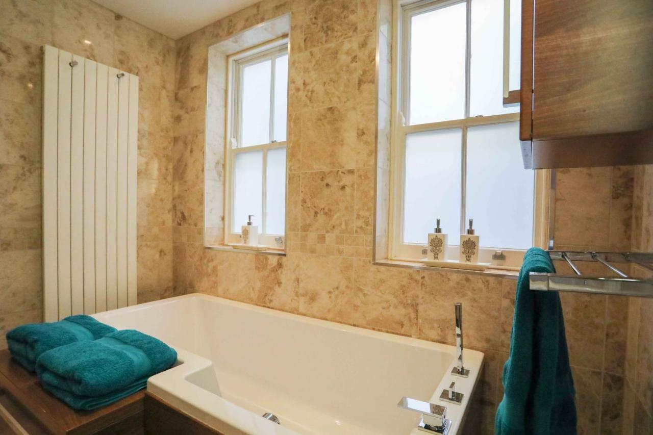 Lovely 2 Bed Garden Flat Warren Street Appartamento *