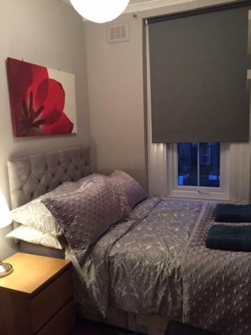 Perfect 2 Bedroom Flat Shepherds Bush W12 Lägenhet *
