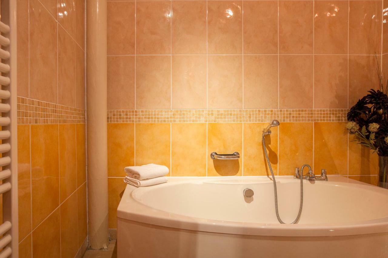 Bright Private - Peaceful Morden Location Londen