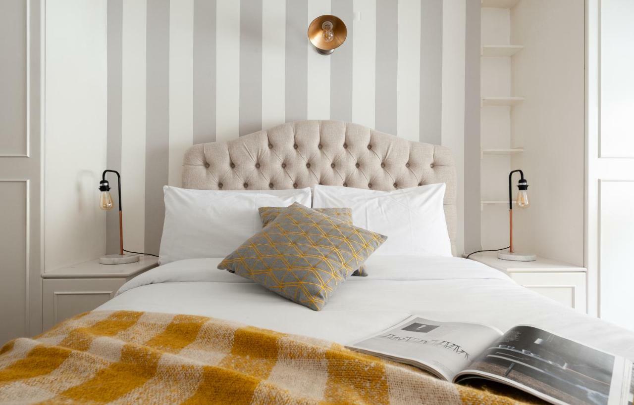 The South Kensington Mews - Lovely 5bdr * Londra