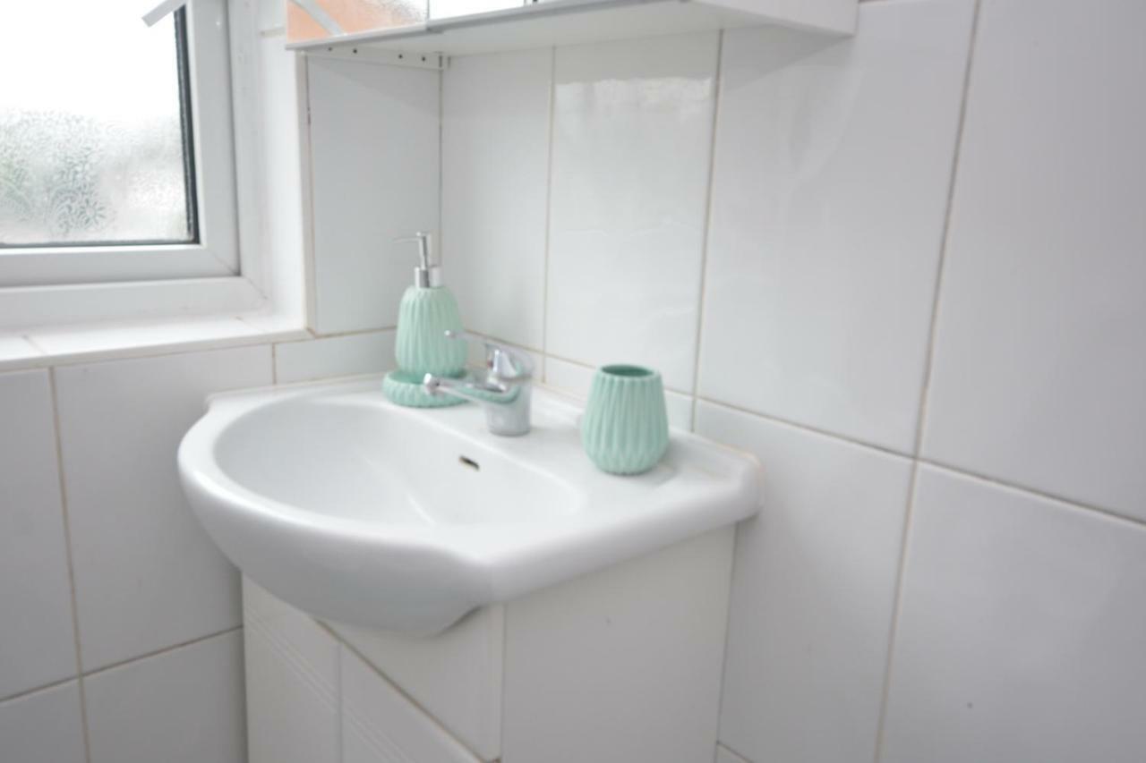 Four Bedroom Townhouse 12 Minutes Walk To Excel Exhibition Centre Feriehus *