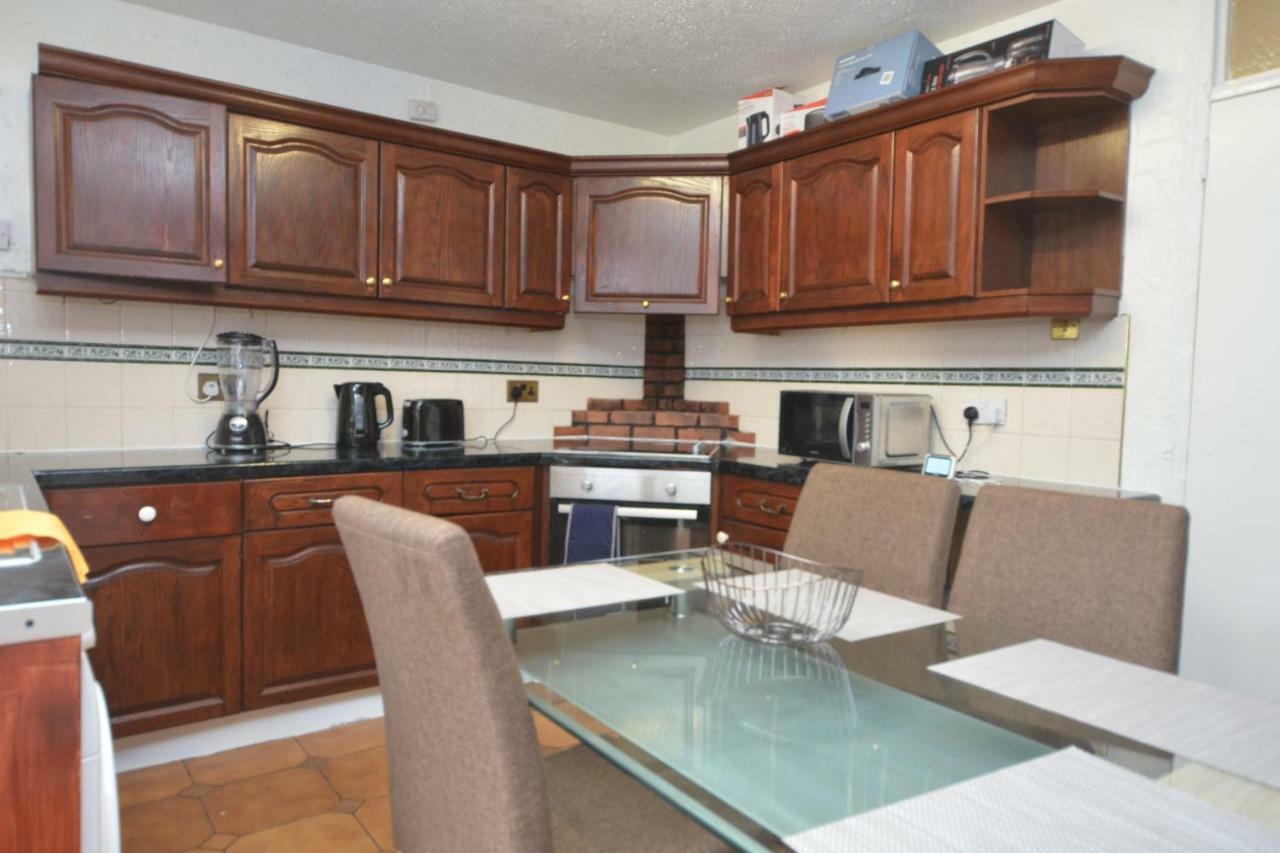 Feriehus Four Bedroom Townhouse 12 Minutes Walk To Excel Exhibition Centre *