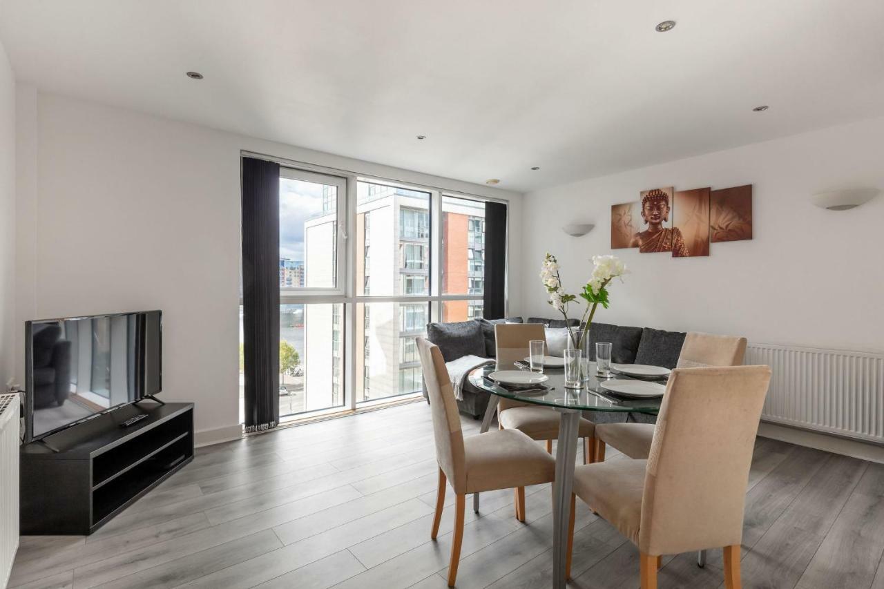 Luxury With River View, Gym And Parking Leilighet London