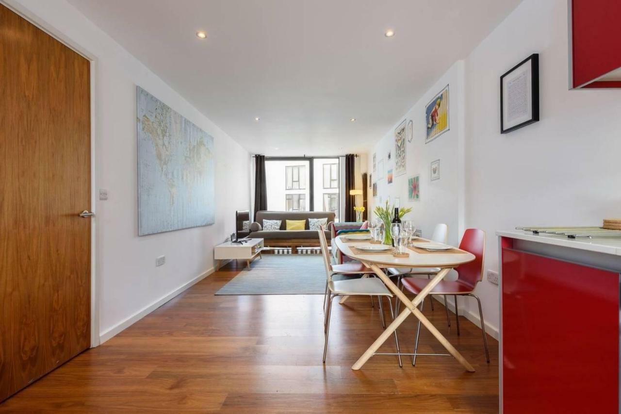 Apartment Westland Place London