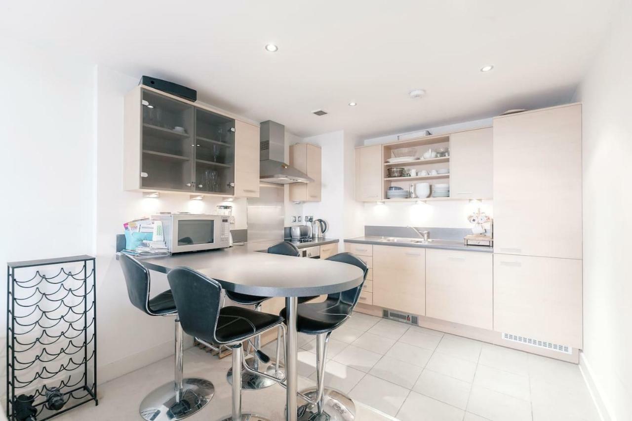 Chelsea / Imperial Wharf - Bright, Modern, Sunset View Leilighet London