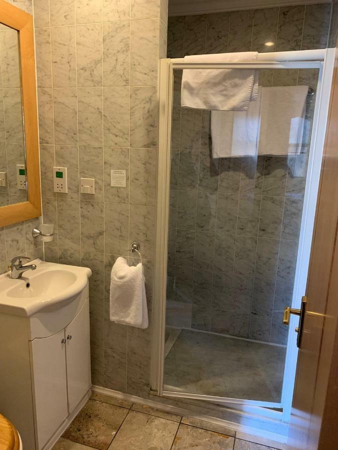 Troy Hotell London
