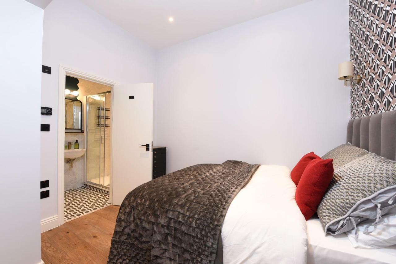 Apartment Stylish!! Spacious 2 & 3 Deluxe Near Victoria Station London