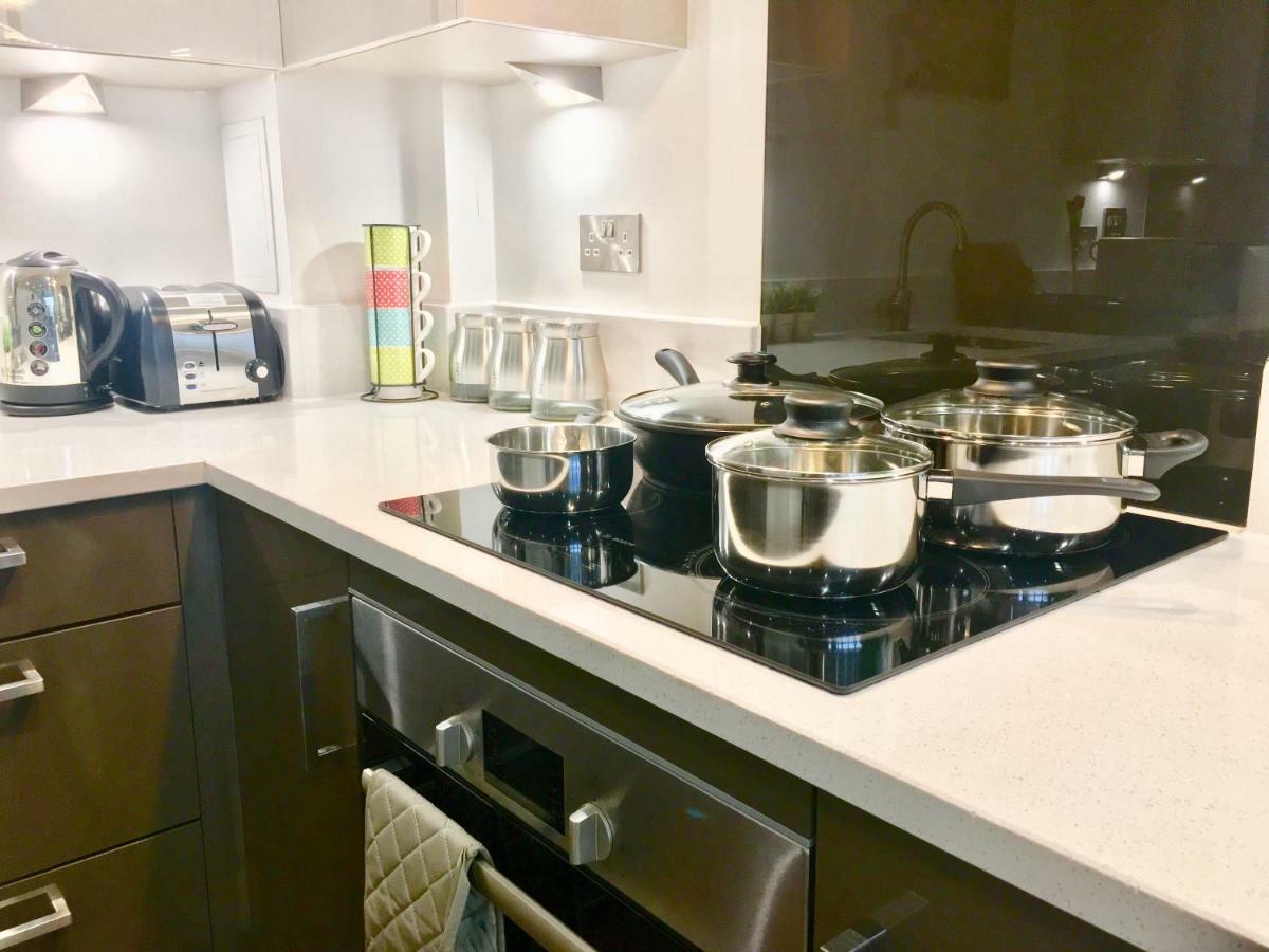 Excel 2 Bedrooms River View Londres