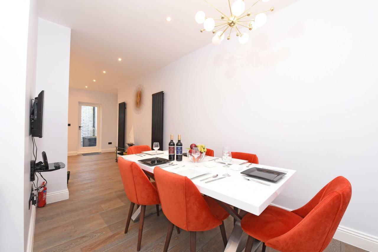 Stylish!! Spacious 2 & 3 Deluxe Near Victoria Station Apartment