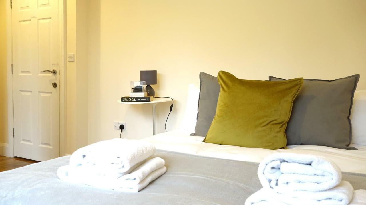 Homestay Heathrow Ensuite Rooms- Auto Check In