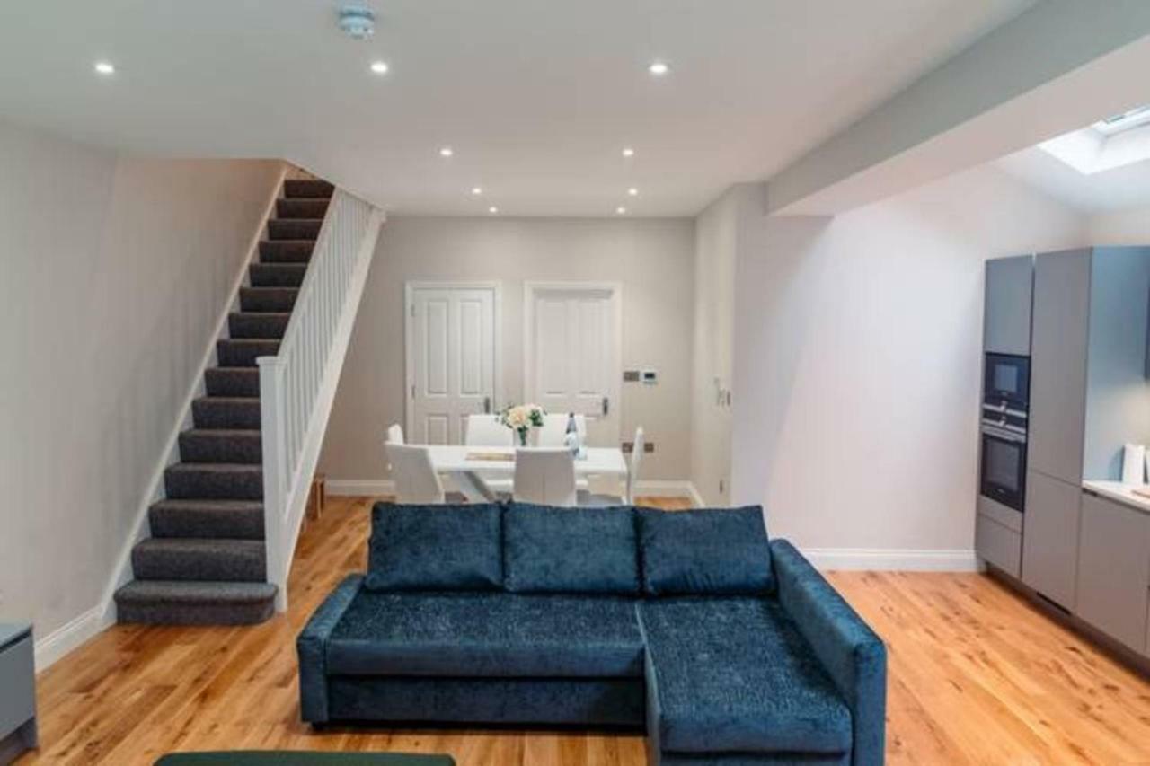 Flat 2, Cromwell Road 3 Bedroom * London