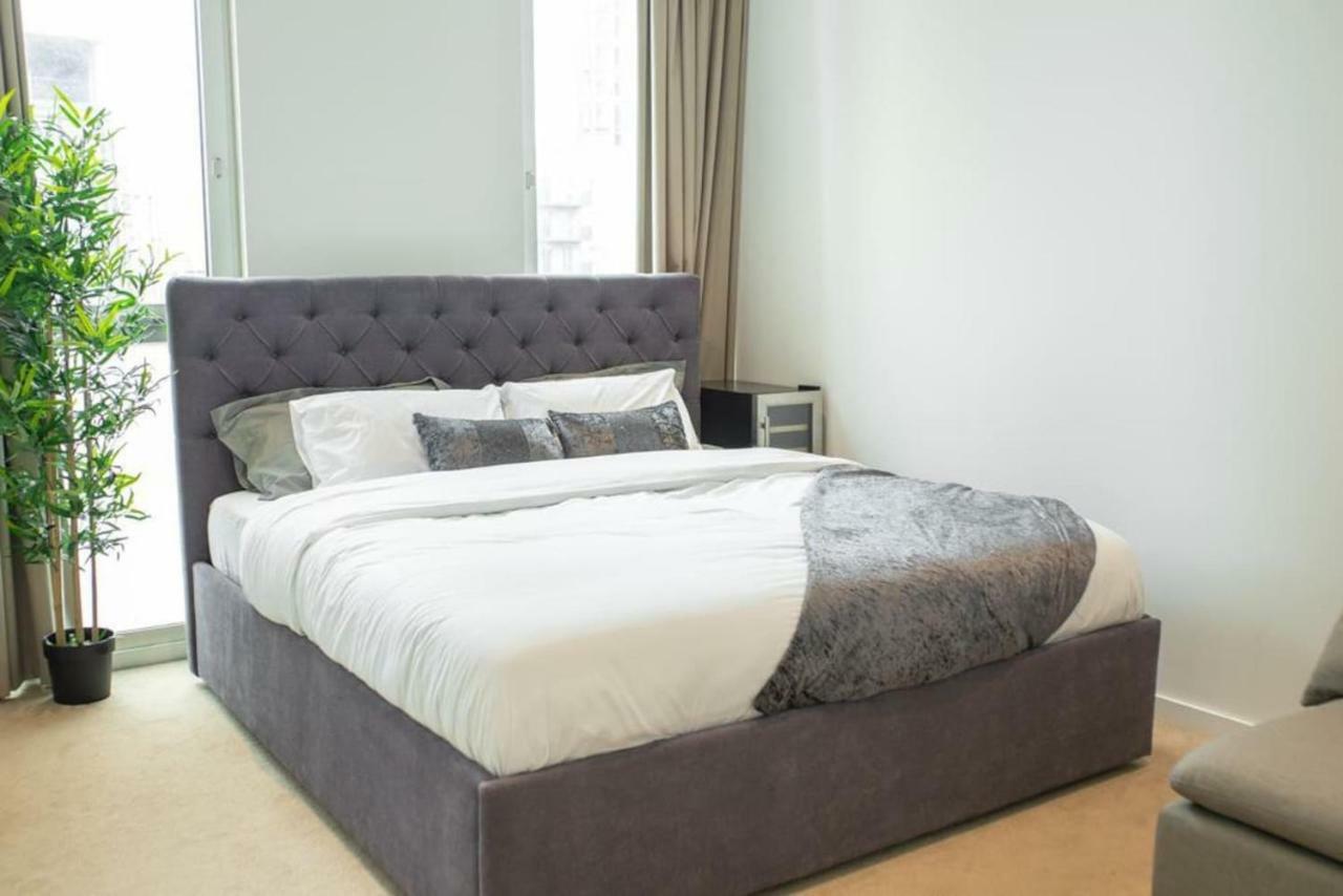 Top Floor Luxury And Spacious 2 Bedroom In Stratford Apartment