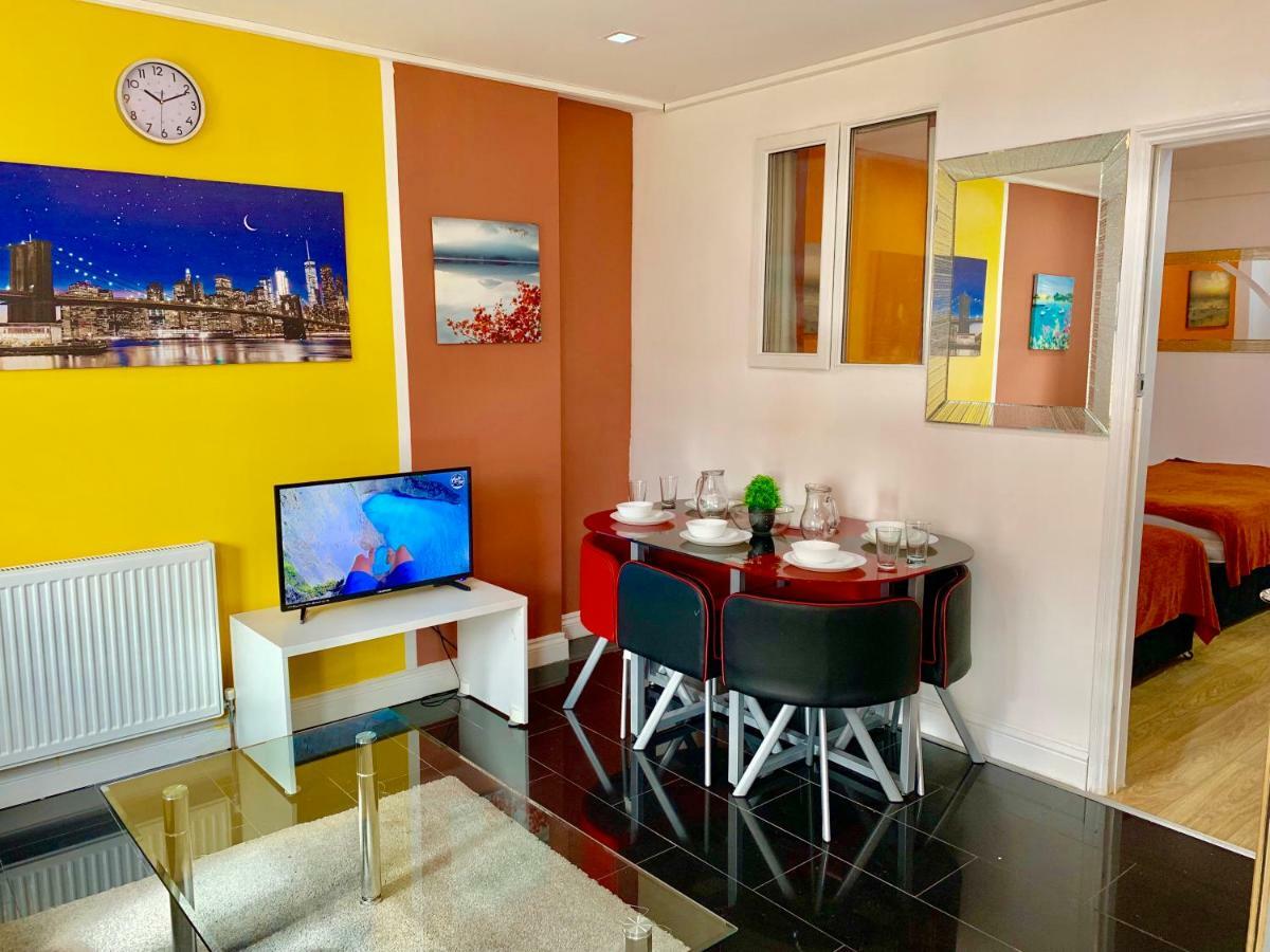 Appartement 2 Bedroom Apartment, Kitchen, Reception&private Garden
