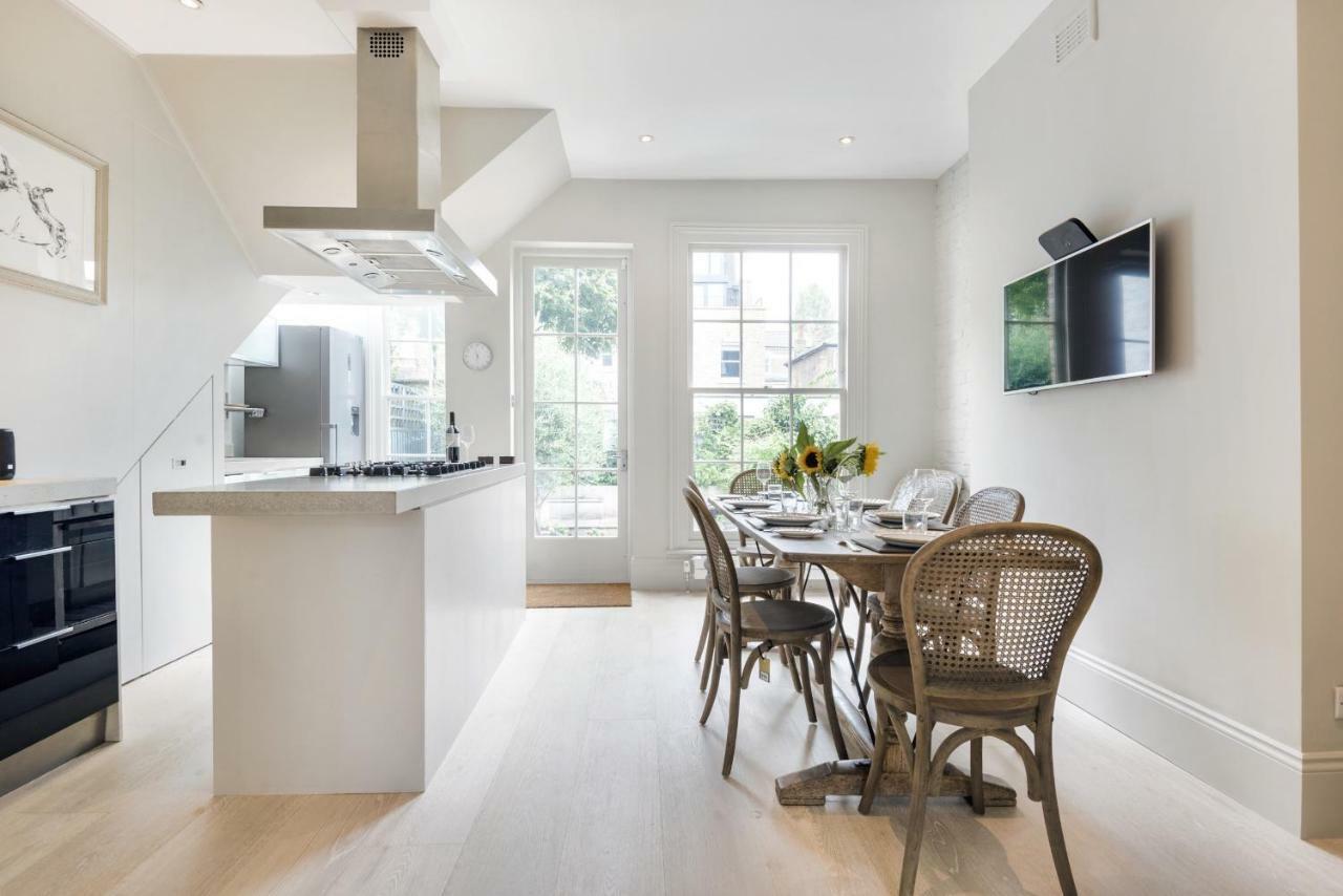 Chic Wandsworth With Patio By Underthedoormat Feriehus