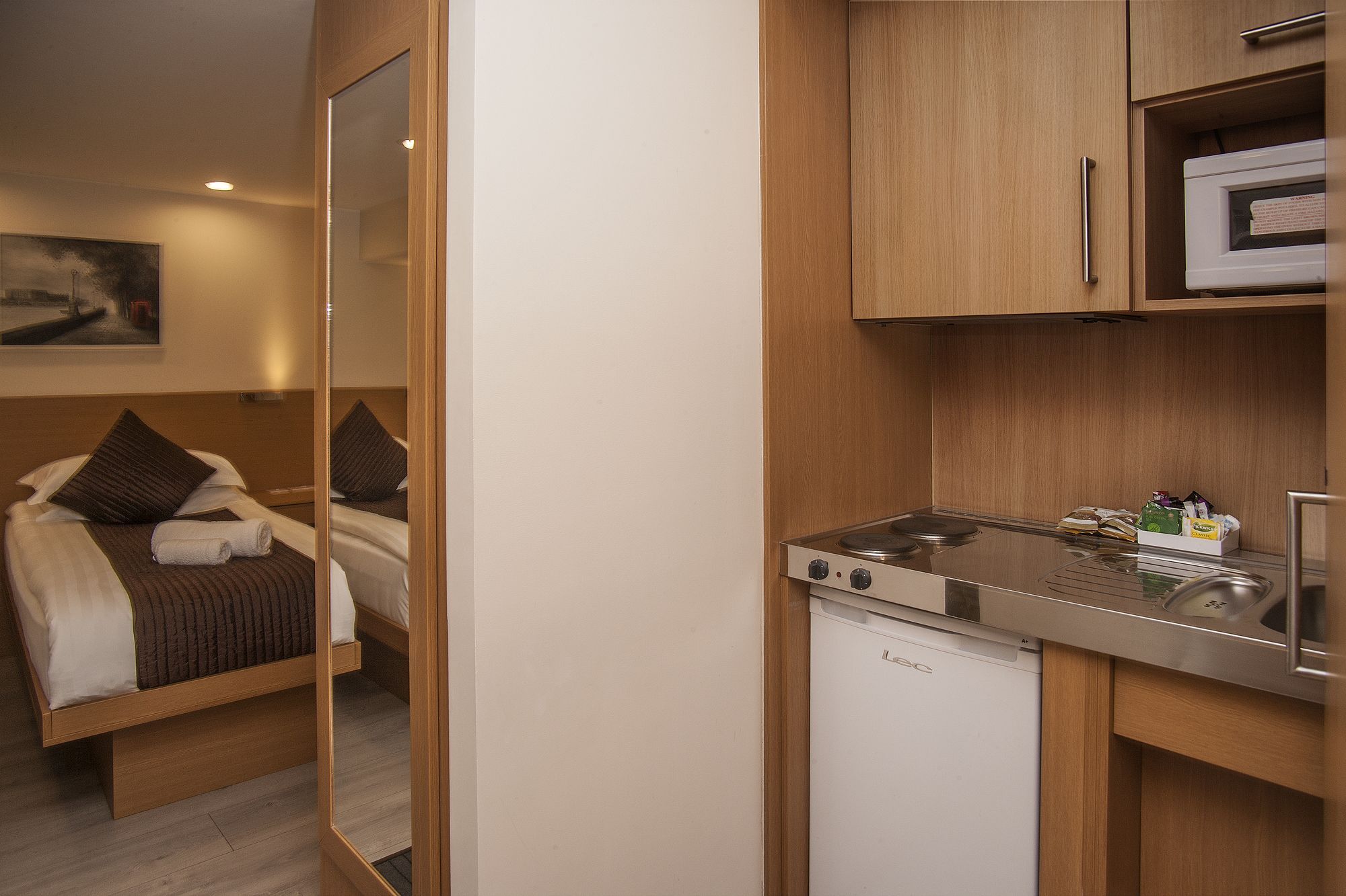 Nox Kensington Aparthotel 4*
