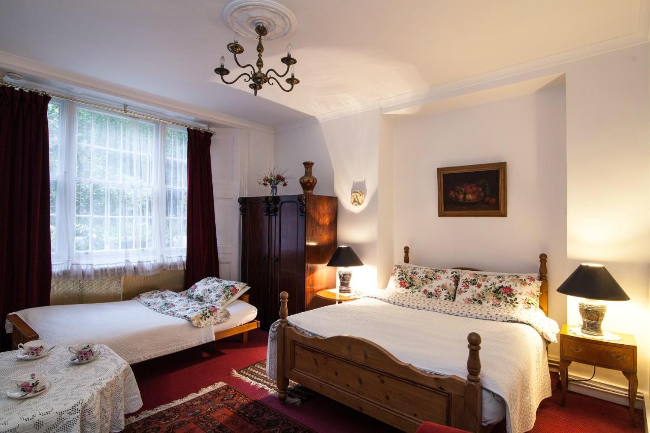 Dawson Place, Juliette's Couette-café 3*
