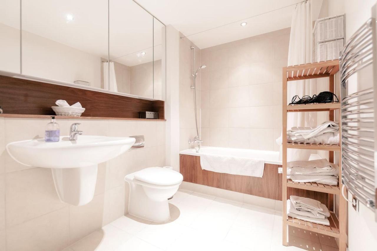 Leilighet Chelsea / Imperial Wharf - Bright, Modern, Sunset View London