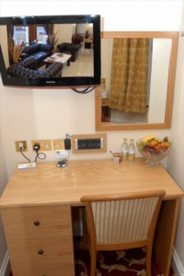 Western Ilford Hotel 3*