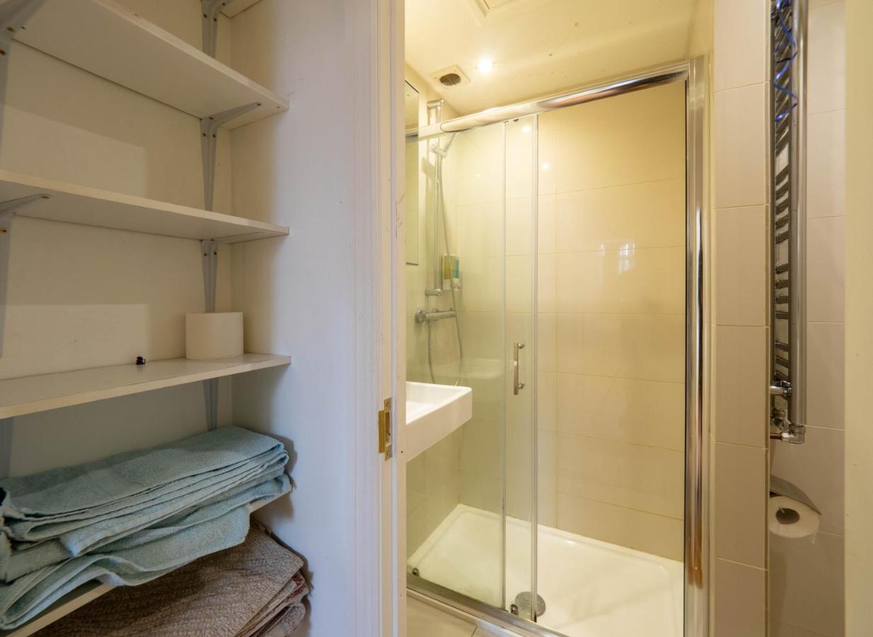 1 Min From Paddington - 2 Bed, 2 Bath Apartment *