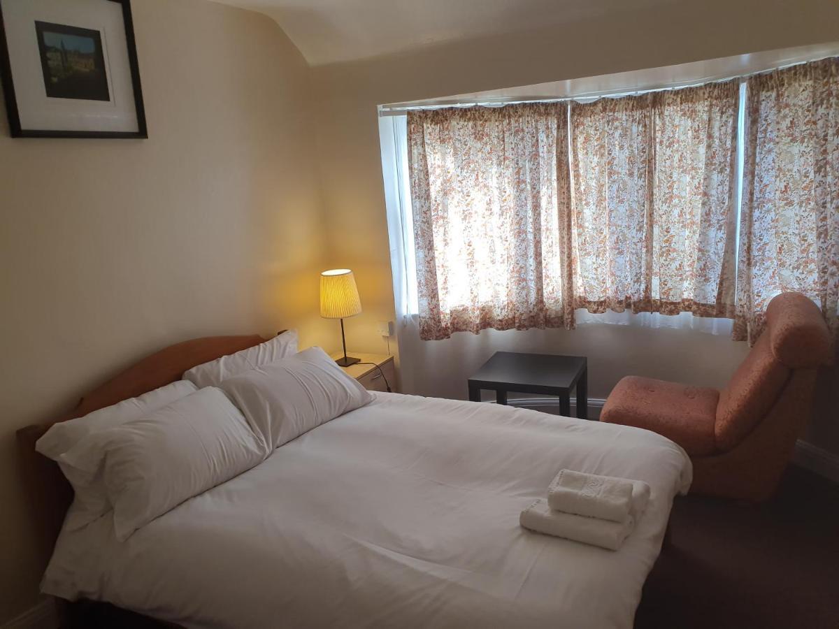 Semesterbostad Elegant House 10 Minutes Walk To Wembley Stadium