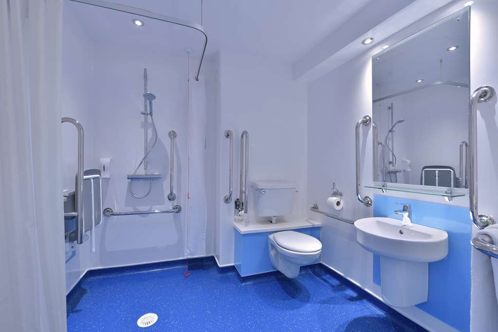 Travelodge Wembley High Road 2* London