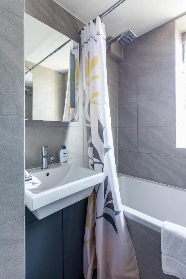 Amanah - Luxury 2 Bed Chelsea Cloisters Skyline * Londra