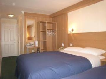 West Cromwell London