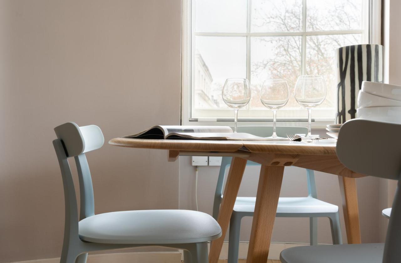The Holland Park Escape - Modern & 2bdr Flat Appartement Londen