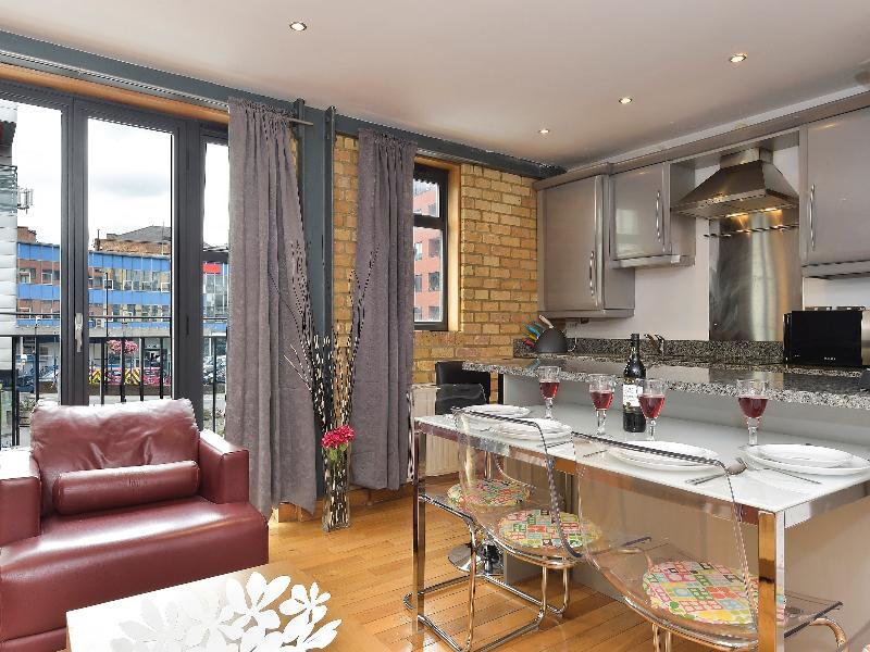 Beautiful 4-bedroom Flat In Bridge/borough! London