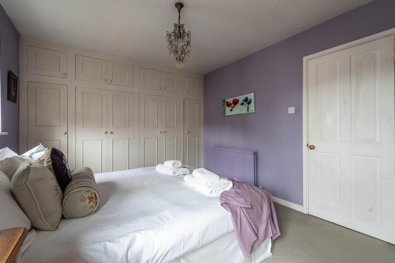 Charming Chiswick Near Ravenscourt Park Londen