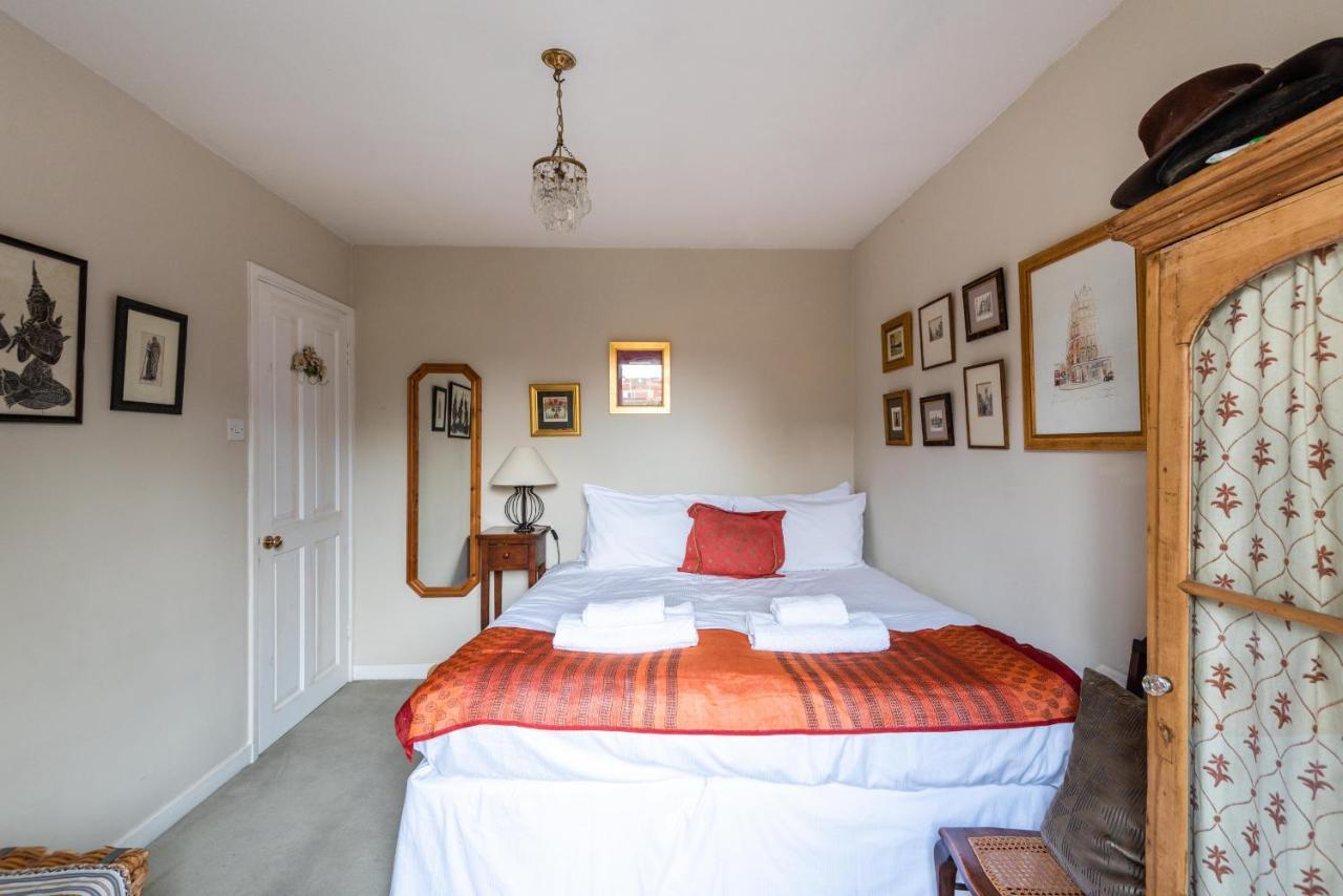 Charming Chiswick Near Ravenscourt Park *