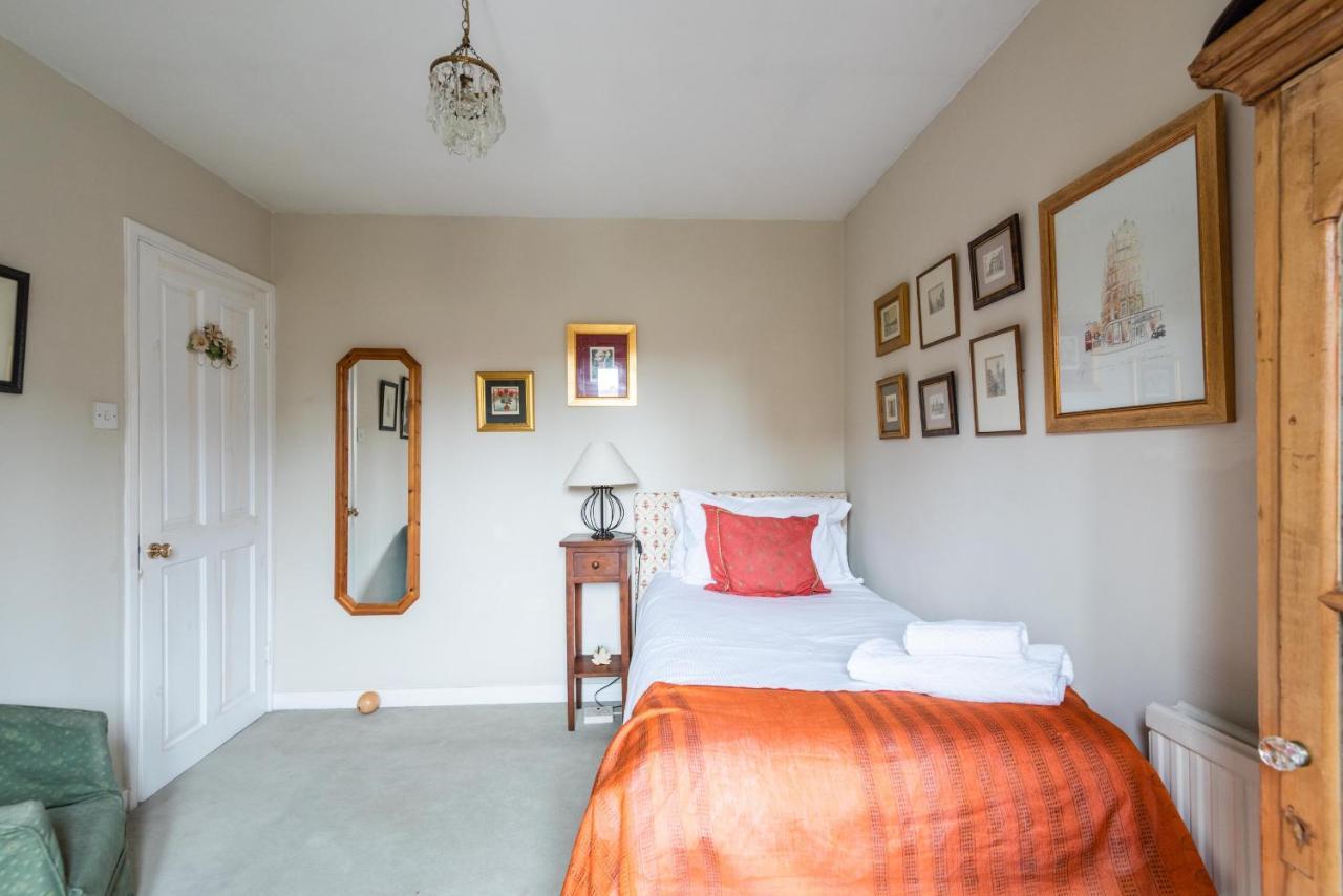 Charming Chiswick Near Ravenscourt Park