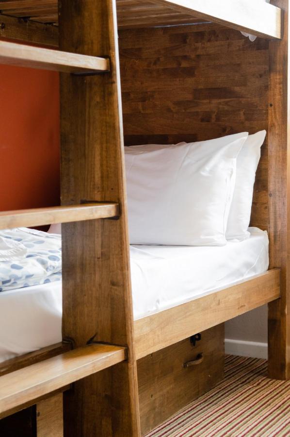 Palmers Hillspring At Willesden Hostel